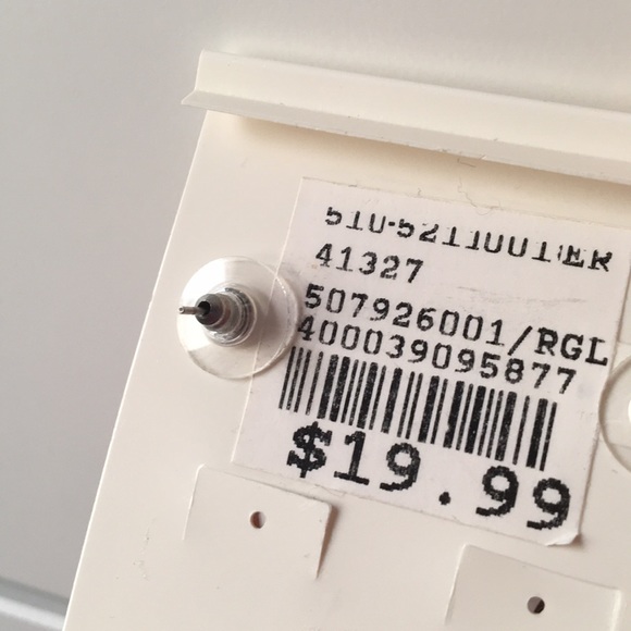 Elegant Earrings - Picture 5 of 5